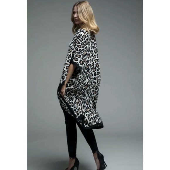 SOLD OUT Beige Leopard Kimono Border Open Wrap - Picture 5 of 6